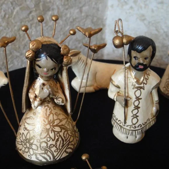 Nativity Set - Picture 2 of 11